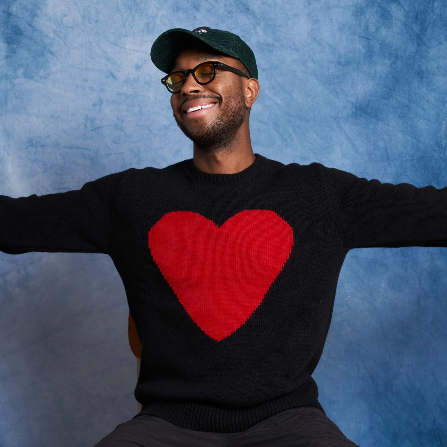 Gyles & George Unisex Heart Sweater - Image 5