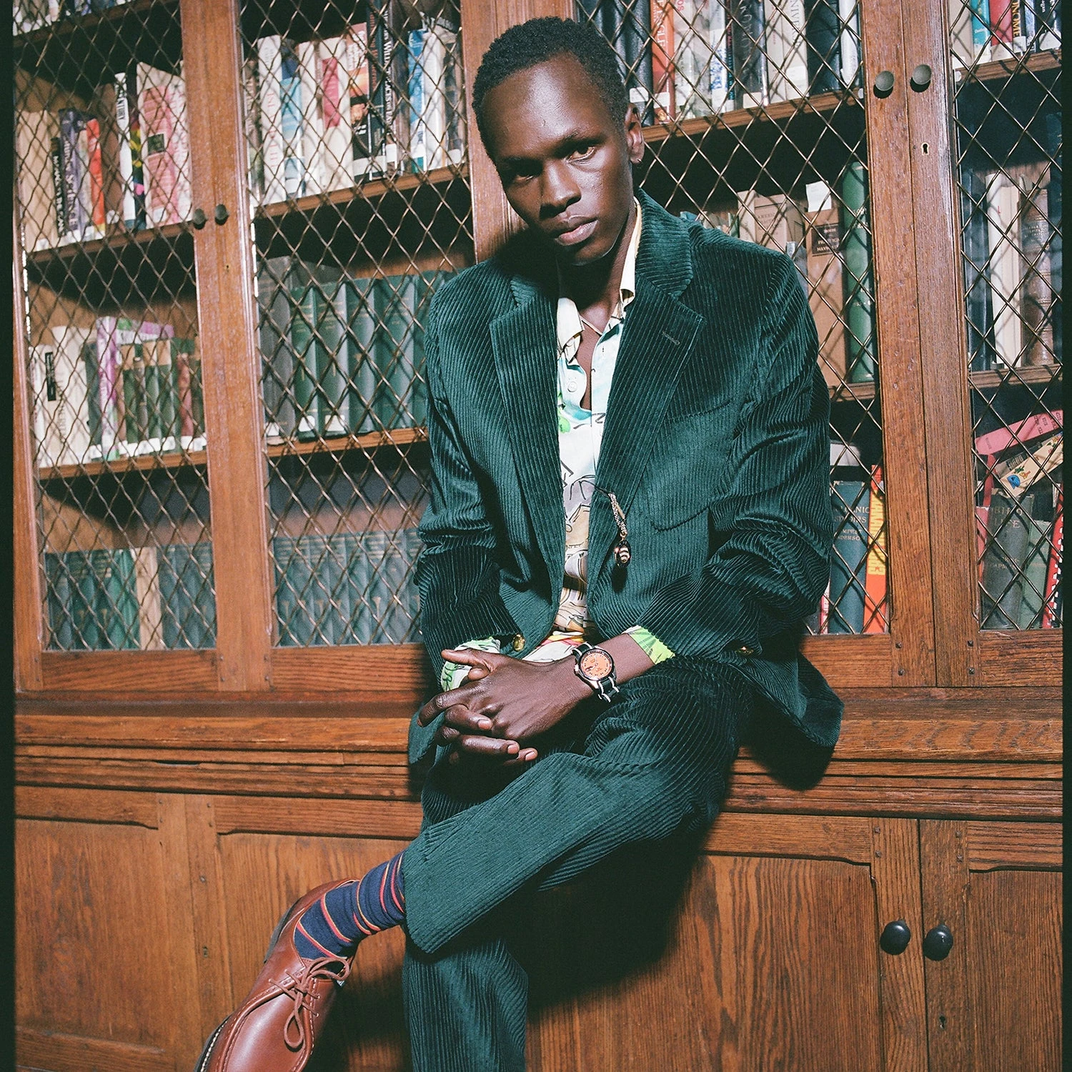 Men's Ultra Wide-Wale Corduroy Trousers - Image 12